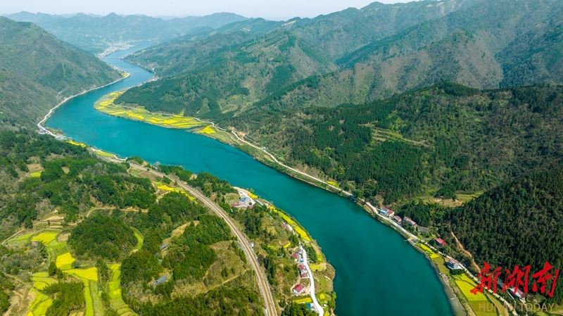 一江春水向东流